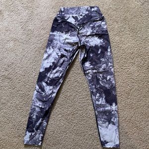 Balance athletica black tie die leggings M